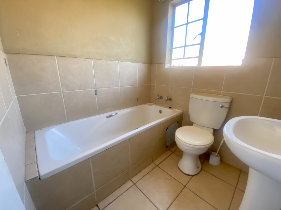 2 Bedroom Property for Sale in Rustenburg Central North West